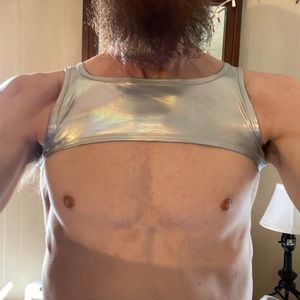 Used gear. Holographic harness. Small Asian sizing. Stretches.